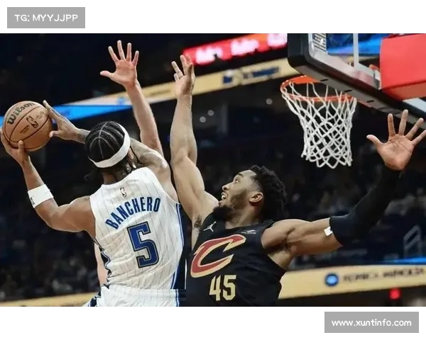 雄鹿队的快速进攻占尽上风 雄鹿队的快速进攻占尽上风